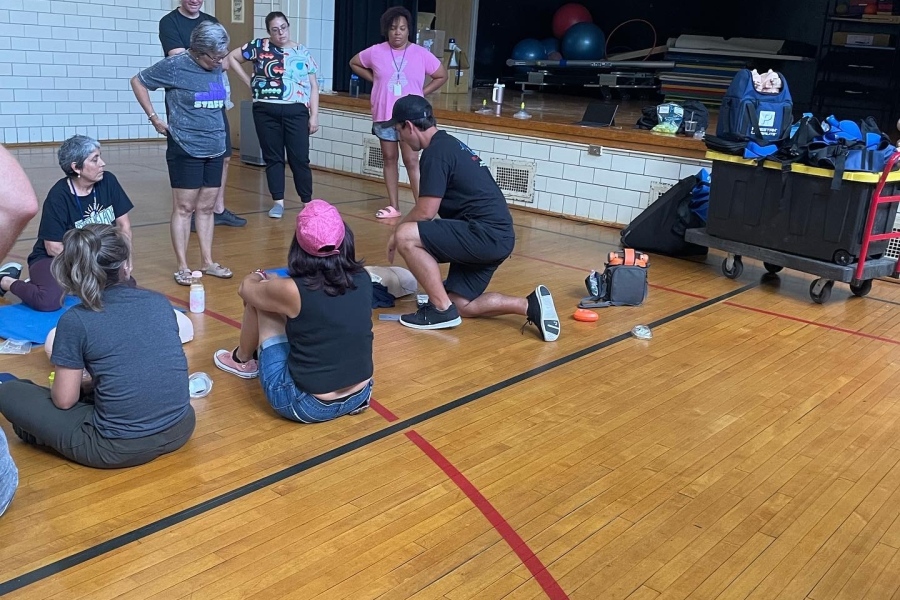 Lasalle-School-3 
Chicago CPR Academy Instructor, Mike, demonstrating skills.
